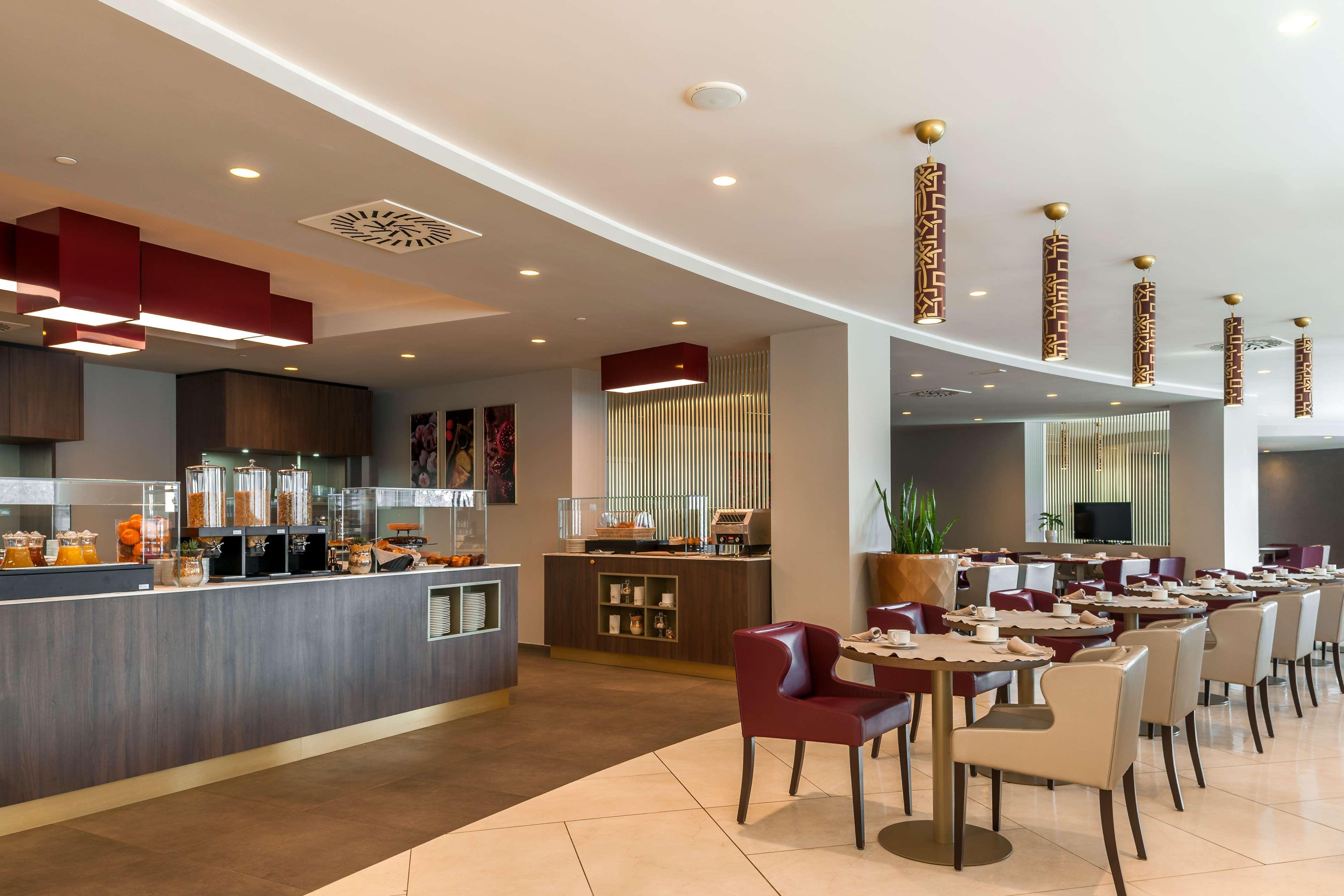 Doubletree By Hilton Yerevan City Centre Eksteriør billede